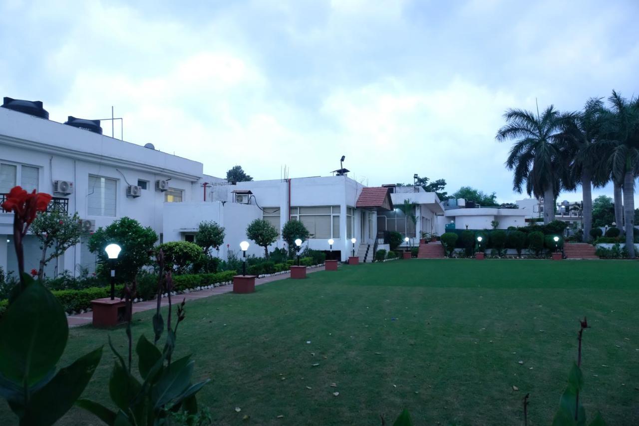 Black Mango Resort Kala Amb Экстерьер фото